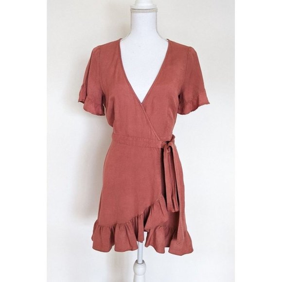 Tigerlily Aliki Pink Linen Blend Wrap Mini Dress With Buckle Size 8 - Picture 2 of 12